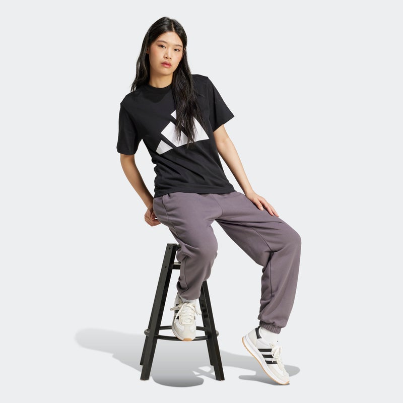 Adidas سروال رياضي نسائي بتصميم فضفاض - Image 4